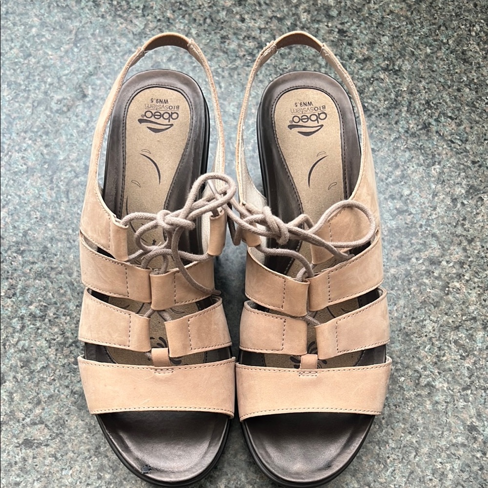 Abeo Women's Beige Strappy Sandals